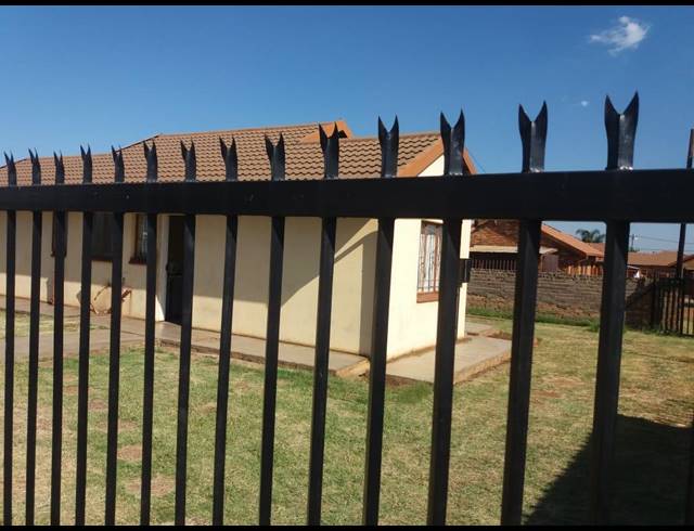 3 BEDROOM HOUSE SOLD IN SOSHANGUVE EAST